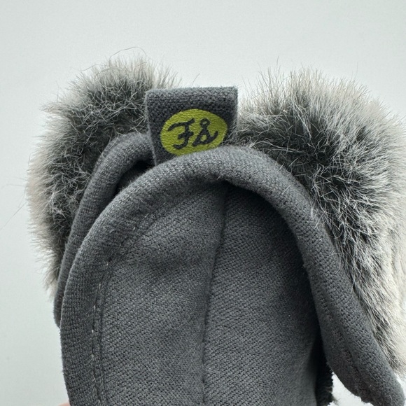 First Steps Baby Faux Fur Gray Booties Size 6-9 Months - Picture 5 of 7